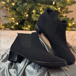 Sesto Meucci Water Resistant Microfabric Stretch Black Ankle Boots- Women’s Sz 7